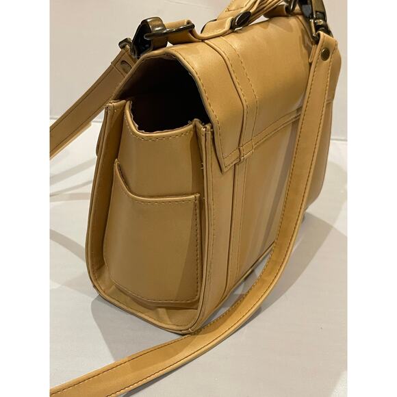 Rare Disney Winnie The Pooh Buckle
Strap Crossbody Bag - Picture 8 of 14